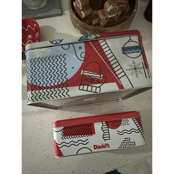 David's Cookies EMPTY Collectible Large And Small Red Metal Tin Square Set - Picture 2 of 4